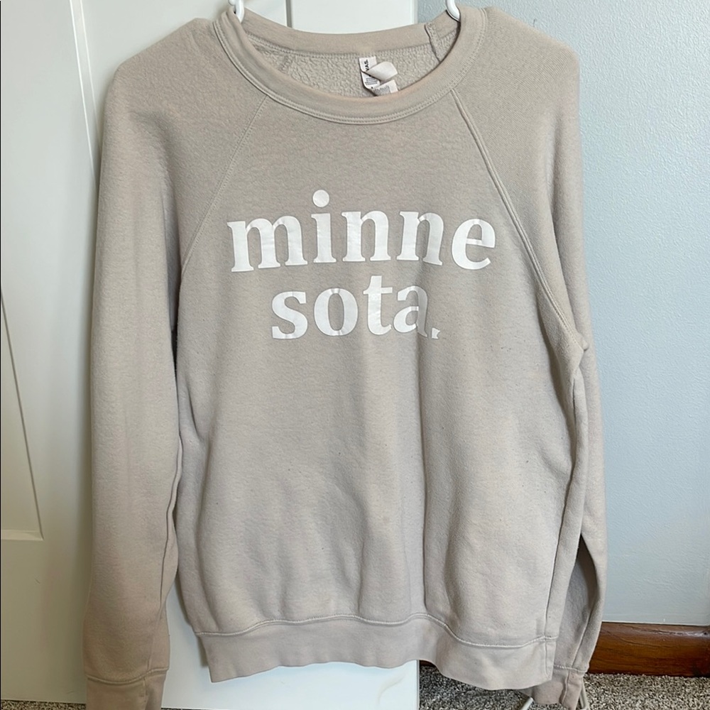 Women’s Minnesota sweatshirt, size M
